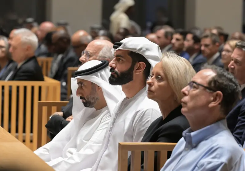 Numerosas autoridades locales acudieron a la misa memorial en honor del Papa Francisco celebrada en Abu Dhabi. (WAM)