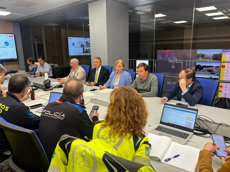 Reunión de Emergencias en Madrid.  (X)