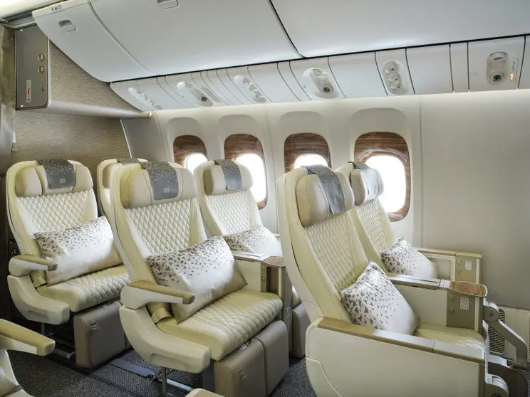 Asientos Economy Premium en Boeing 777. (Emirates)