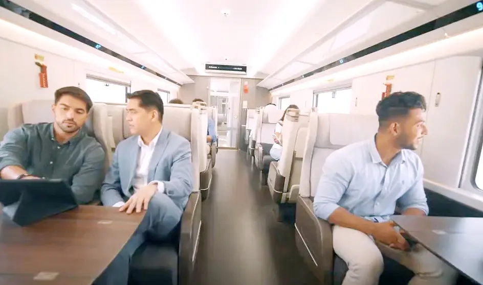 Los trenes de pasajeros de Etihad Rail ofrecerán un servicio de lujo con capacidades para más de 400 viajeros, cómodas instalaciones y tecnología avanzada, incluyendo Wi-Fi gratuito. (Etihad Rail)