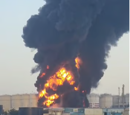 Una imagen del fuego en Sharjah. (Fuente externa)