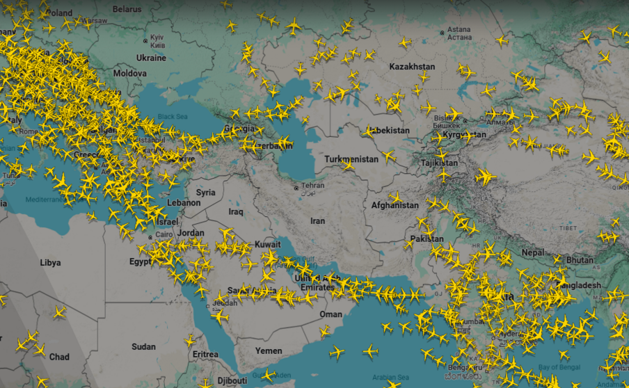 Captura de pantalla de la web de seguimiento de vuelos en tiempo real Flightradar24.com.