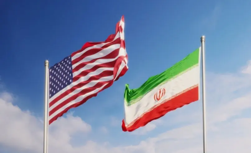Las banderas de Estados Unidos -izquierda- y de Irán. (Fuente externa)