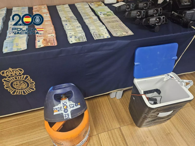 Efectos intervenidos por la Policía Nacional en la operación. (Fuente externa)