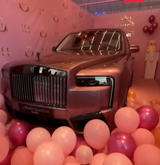 Rolls-Royce Spectre Rose. (Instagram)