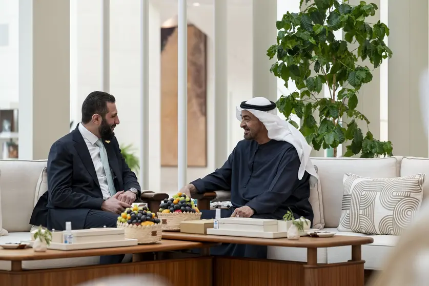 Los presidentes de EAU y Siria este lunes en Abu Dhabi. (WAM)