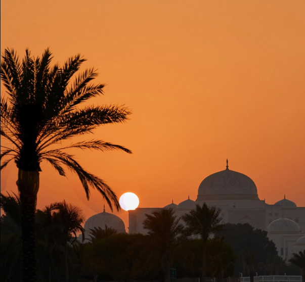 Atardecer en Abu Dhabi. (X)