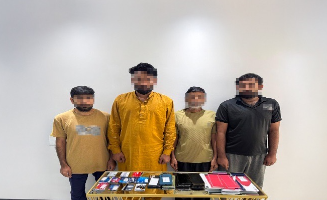 La Policía de Dubai difundió esta imagen de la banda detenida.
