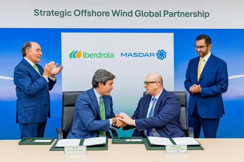 Un momento de la firma del acuerdo entre Masdar e Iberdrola. (WAM)