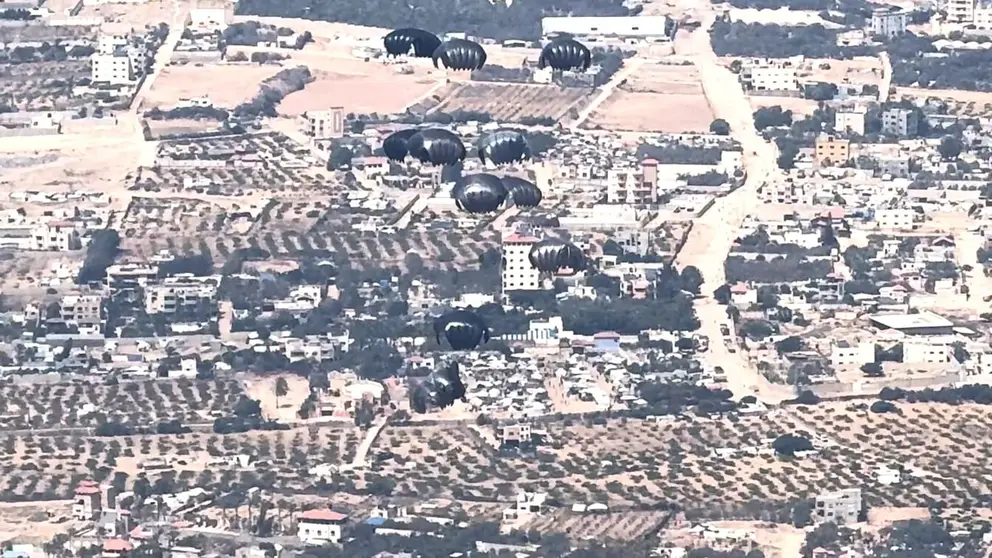 La ayuda llega por aire a Gaza. (WAM)