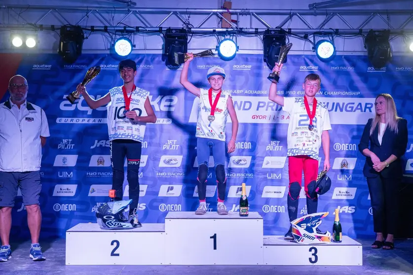 El campeón emiratí en el podio. (WAM)