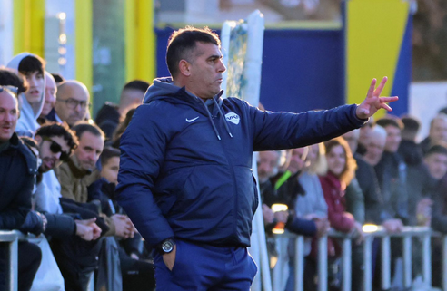 Emilio Fajardo, durante un partido en su etapa al frente del CF Motril. (Fuente externa)