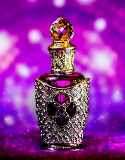 Los zocos de perfumes de Dubái impactan con sus frascos de cristal tallado y botellas doradas que parecen joyas. (Fuente externa)