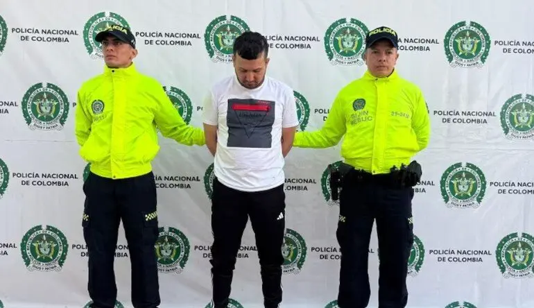 La Policía Nacional de Colombia difundió esta imagen del cabecilla de la banda detenido.