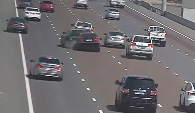 Una captura de pantalla del vídeo difundido por la Policía de Abu Dhabi en Instagram.