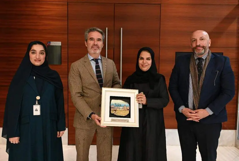 Representantes de la Universidad de Navarra y de la Cámara de Comercio de Sharjah. (WAM)
