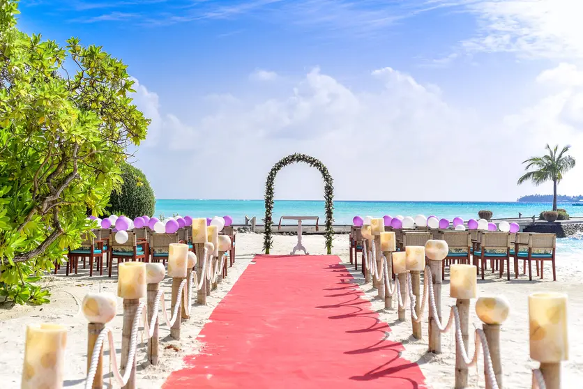 Una de las espectaculares opciones que ofrece Dubai es celebra la boda en una paradisíaca playa. (pxhere.com)