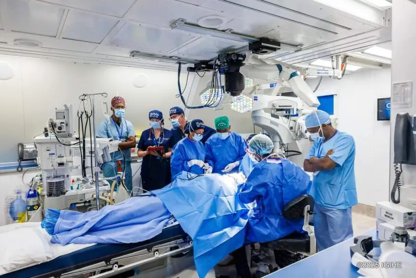 Quirófano completamente equipado del hospital volador. (X)