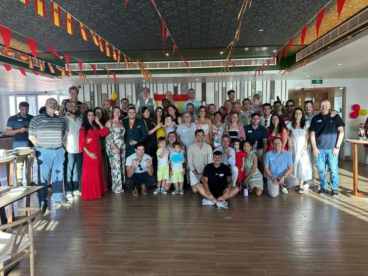 La colonia española en el hotel de Manama por el Día Nacional. (Cedida)