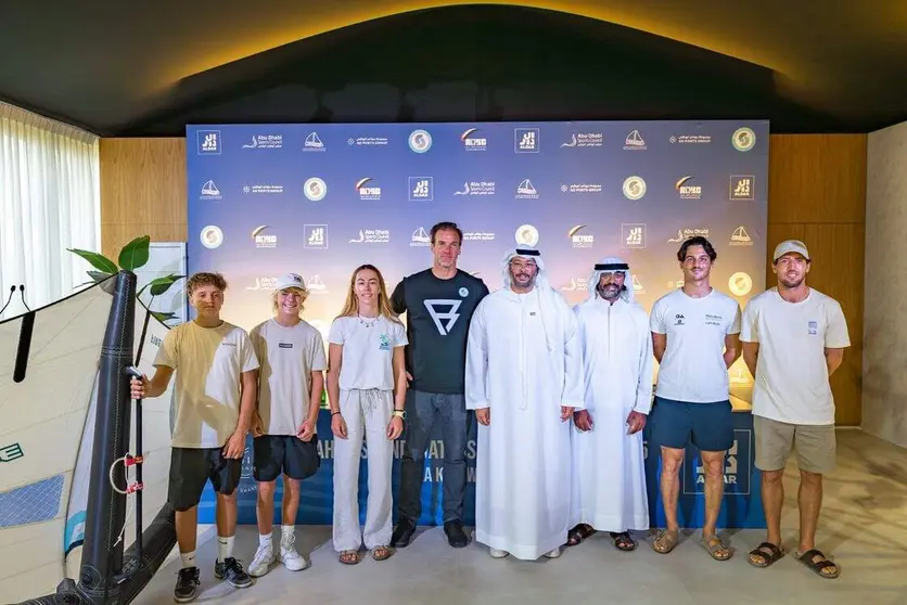 Presentación del Mundial de Kitesurf en el emirato de Abu Dhabi. (WAM)
