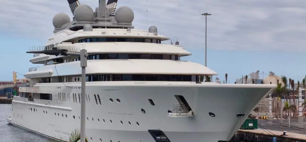 El yate Ópera en el puerto canario. (Fuente externa)