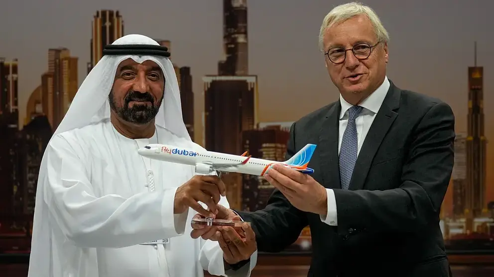 El jeque Ahmed bin Saeed Al Maktoum, presidente y consejero delegado de Emirates y presidente de FlyDubai, durante un acto en el Sal&oacute;n Aeron&aacute;tico de Dubai. ( Fuente externa)