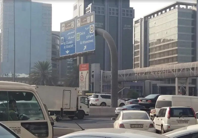 Atasco de tráfico en Dubai. (EL CORREO)