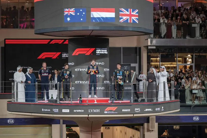 El podio del Gran Premio Fórmula 1 de Abu Dhabi. (WAM)