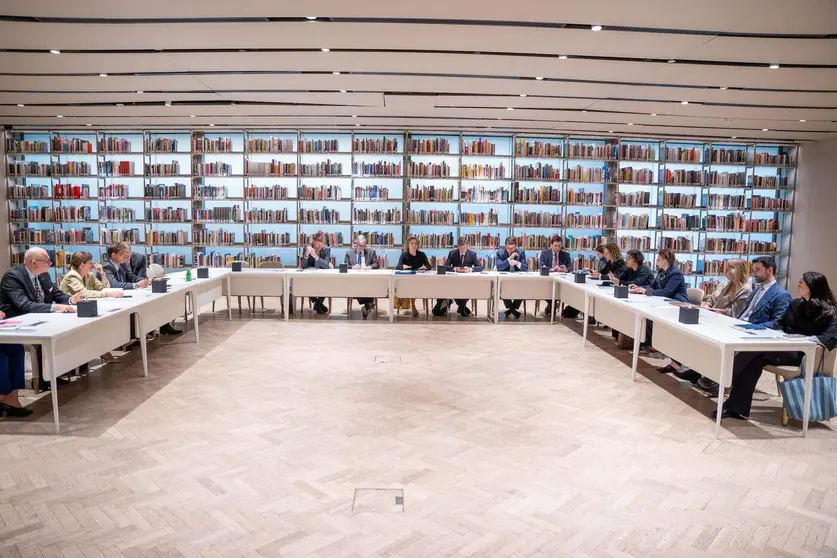 Un momento del encuentro de embajadores europeos en EAU. (WAM)