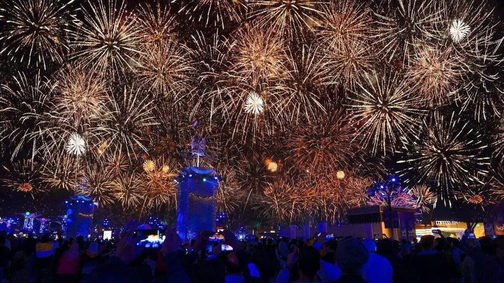 Imagen de fuegos artificiales en Abu Dhabi. (X)