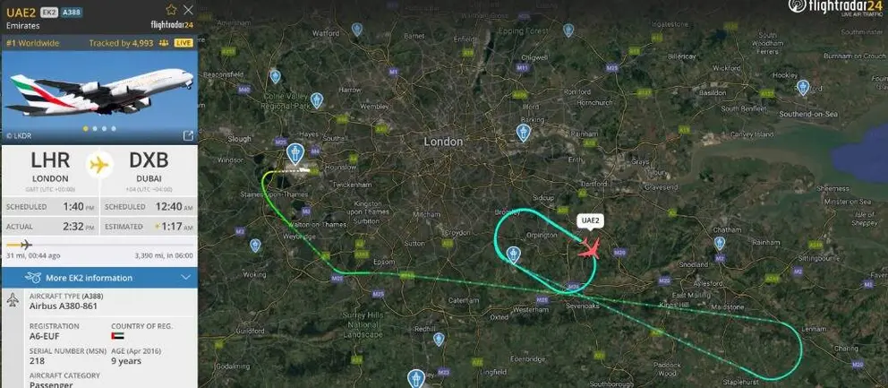 Captura de pantalla del vuelo Londres Dubai. (Flightradar24)
