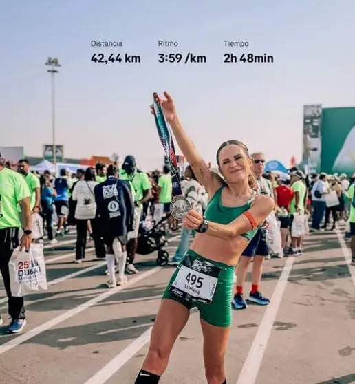 Verdeliss tras correr la Marat&oacute;n de Dubai 2026. (Instagram)