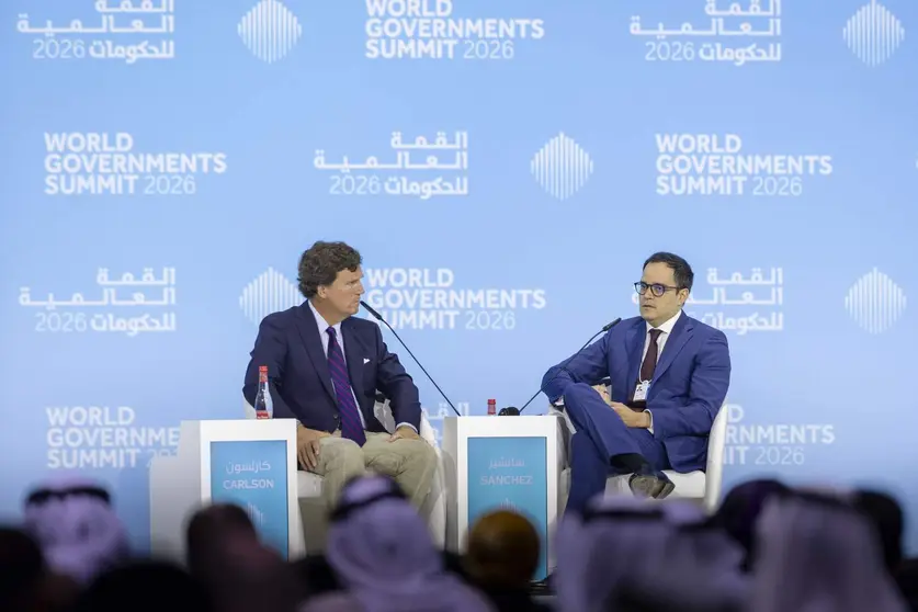 Calixto Ortega S&aacute;nchez (derecha) durante su participaci&oacute;n en la Cumbre Mundial de Gobiernos en Dubai. (WAM)