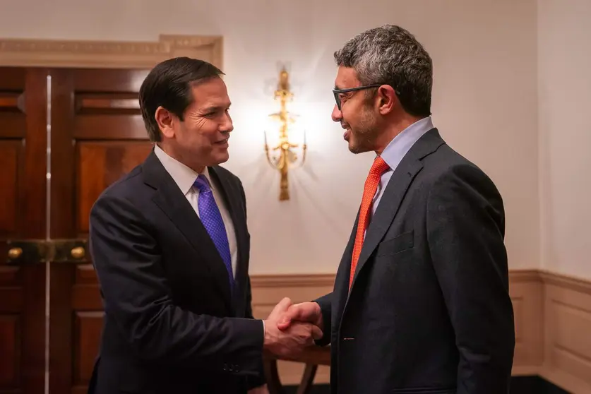 El ministro de Exteriores de Emiratos, a la derecha y Marco Rubio. (WAM)