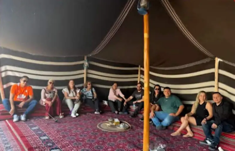 Imagen del grupo de colombianos atrapados en Dubai. (X)