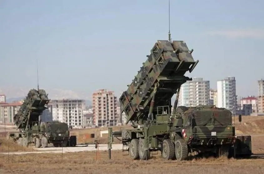 Lanzadores de la bater&iacute;a del Mando de Artiller&iacute;a Antia&eacute;reo en Incirlick, Turqu&iacute;a (foto: Ej&eacute;rcito de Tierra de Espa&ntilde;a).