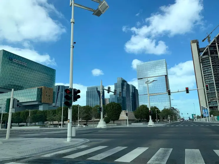 Un paso de cebra en Abu Dhabi. (EL CORREO)