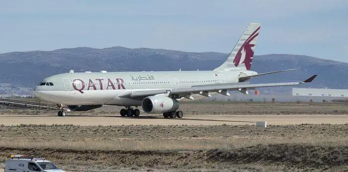 Un avi&oacute;n de Qatar en el aeropuerto de Teruel. (X)