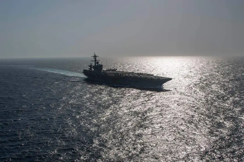 El USS Abraham Lincoln (CVN 72) en el mar Ar&aacute;bigo. (@CENTCOM)