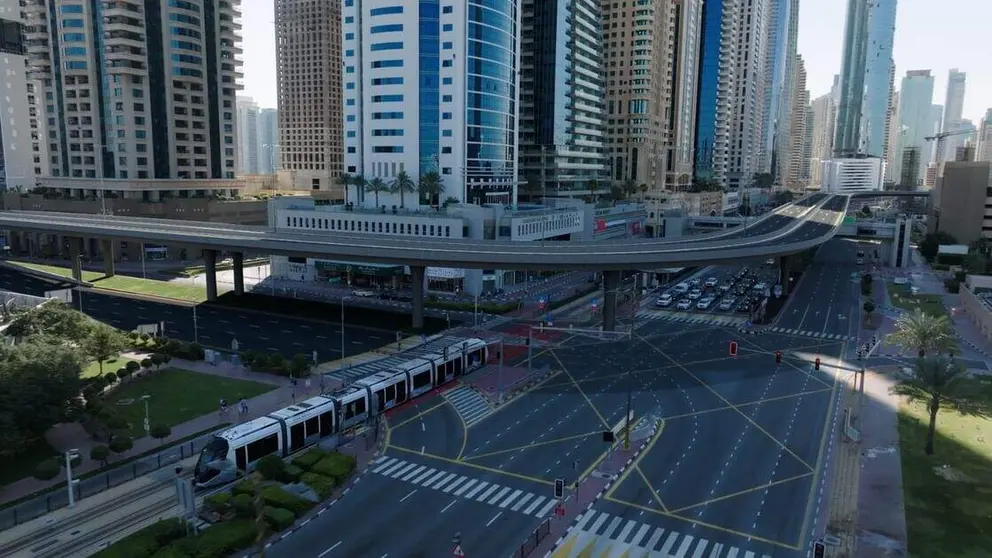 Vista a&eacute;rea del nuevo puente en  Dubai. (WAM)