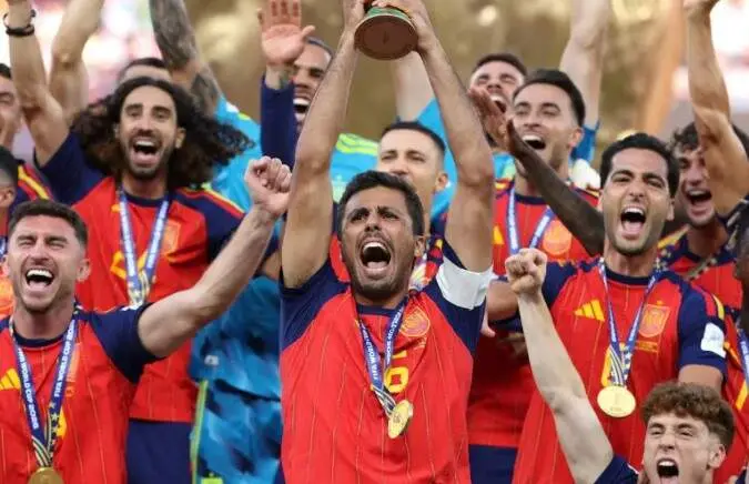 La Selecci&oacute;n de Espa&ntilde;a de f&uacute;tbol. (X)