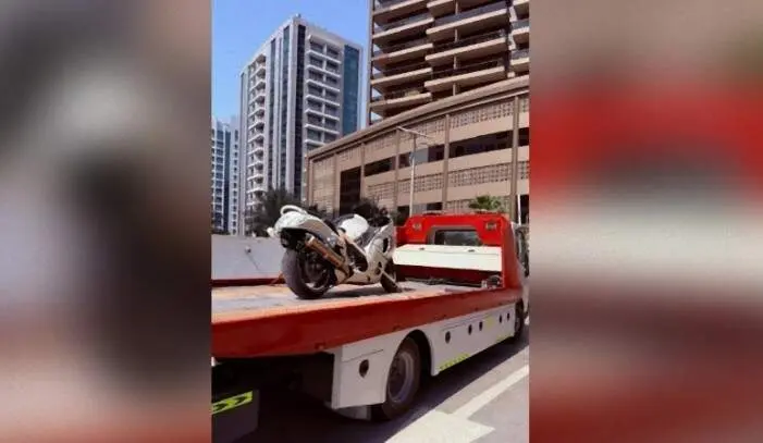 La moto confiscada. (Dubai Police)