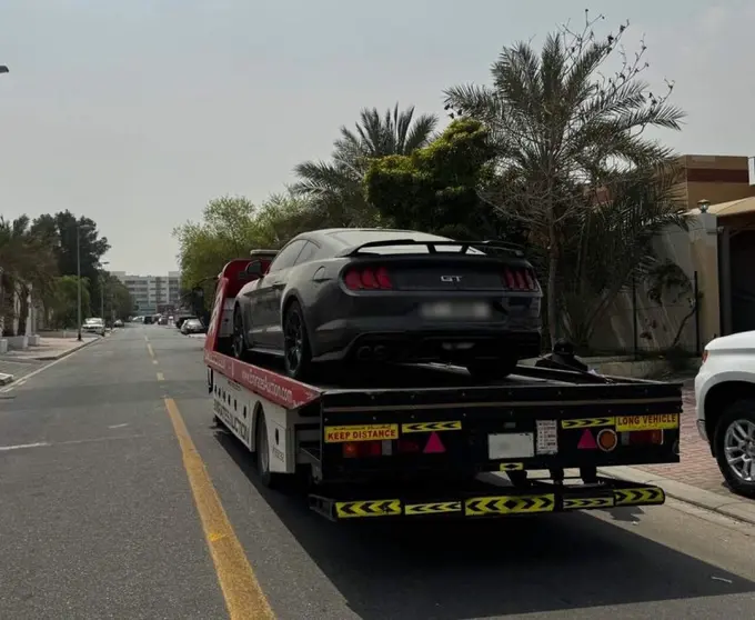 Un coche confiscado por la Polic&iacute;a de Dub&aacute;i. (X)
