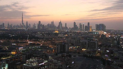 Skyline en el atardecer de Dubai. (R. Pérez)