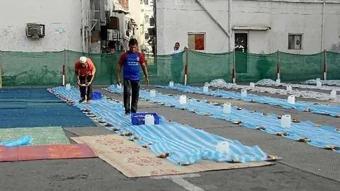 Musulmanes preparan el Iftar en Deira.
