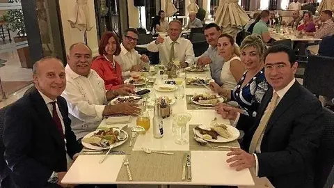 El embajador de México -segundo por la izquierda- presidió el evento junto con otros destacados diplomáticos e invitados.