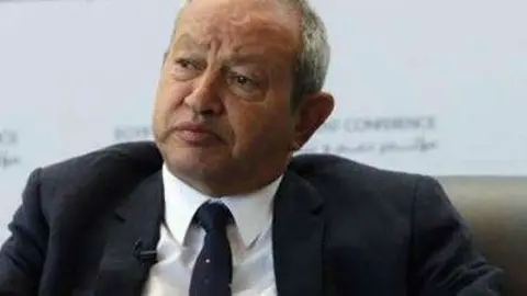 El millonario egipcio Naguib Sawiris durante el anuncio de su propuesta.