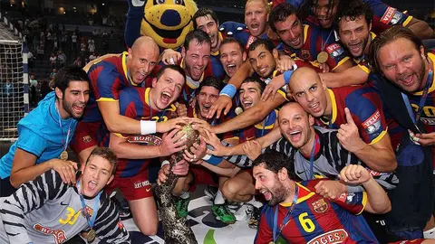Imagen del FC Barcelona de Balonmano tras proclamarse campeón de Europa