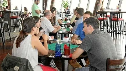 Las parejas participantes, en plena competición.