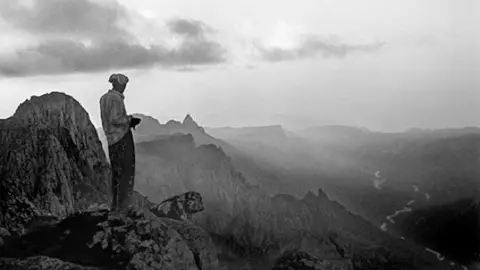 A modo ilustrativo, fotografía tomada por Jordi Esteva, Haghier mountains, Socotra, Yemen.